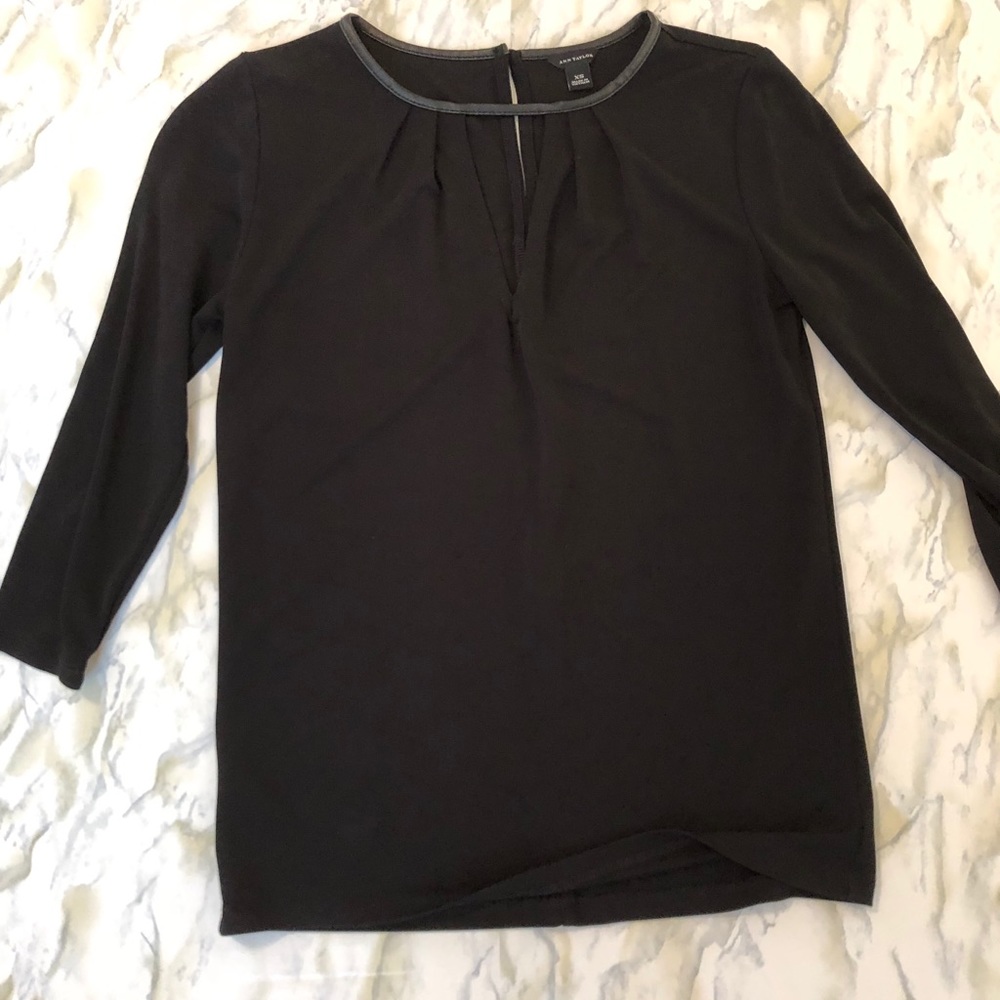 Ann Taylor black keyhole 3/4 length sleeve top XS - Picture 2 of 2